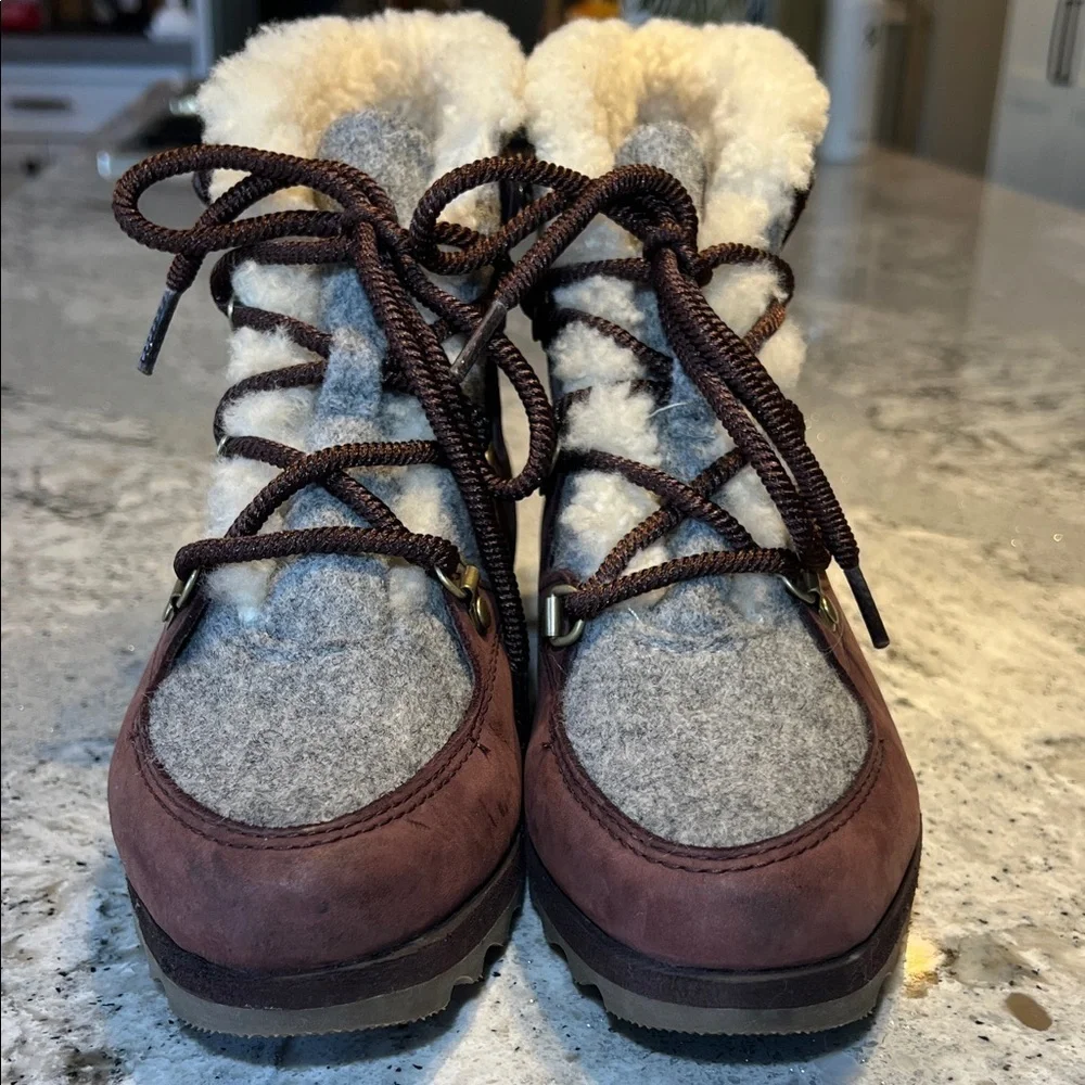 NEW Sorel Women's Plum and Gray Winter Boots Size 9.5